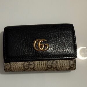 Gucci GG @ Brown Leather Key Card Holder - EUC